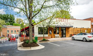 807 Fulton Ave, Falls Church, VA 22046 - photo 4