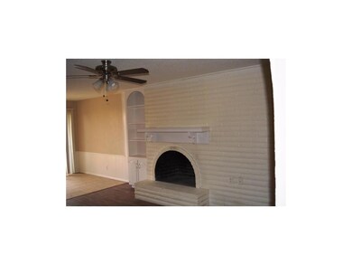 516 Billie Ruth Ln, Hurst, TX 76053 - photo 3