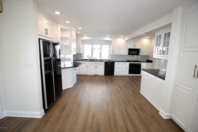 4 Seitz Ln, Cos Cob, CT 06807 - photo 2