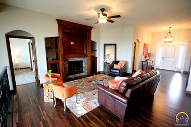 6316 SW 48th Place, Topeka, KS 66610 - photo 4