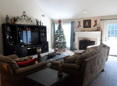 261 Amanda Dr unit 201, Macon, GA 31216 - photo 2