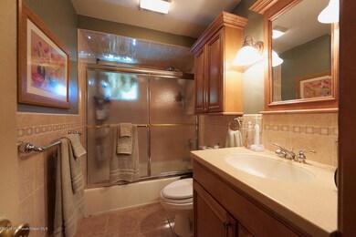 Bath off hallway