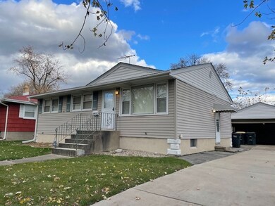 18813 Henry St, Lansing, IL 60438 - photo 2