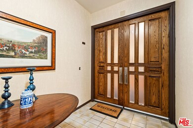 4785 Park Encino Ln unit 138, Encino, CA 91436 - photo 2