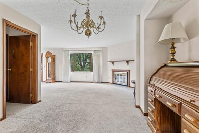 7. 5809 Dining Room