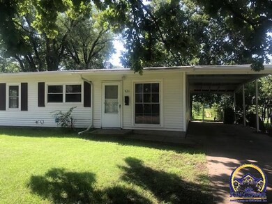 921 SW 31st St, Topeka, KS 66611 - photo 2