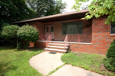 120 W 3rd St