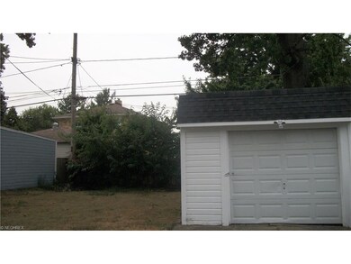 One Car Garage in private yard