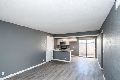 1077 W 1st-12