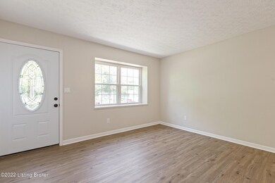 8309 Vaughn Mill Rd, Louisville, KY 40228 - photo 5