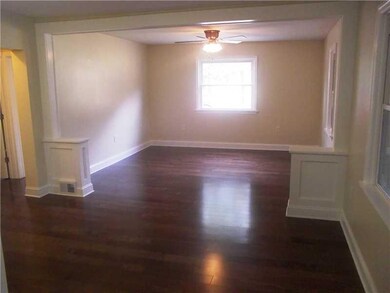 Dining Room. This is the view from the kitchen. En