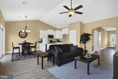 112 Eric Dr, Harrisburg, PA 17111 - photo 4