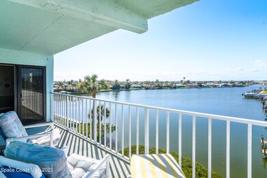 Spectacular Direct Waterfront View