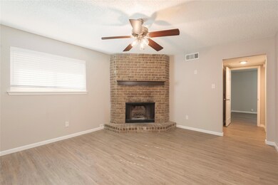 715 Lariat Ln, Fort Worth, TX 76108 - photo 4