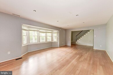 8804 Gramercy Ln, Laurel, MD 20708 - photo 5