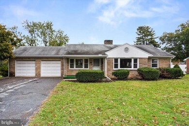 908 Vine St, Middletown, PA 17057 - photo 2