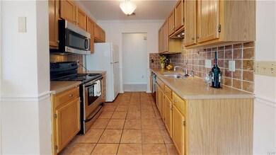 175 Lindfield Cir, Macungie, PA 18062 - photo 5