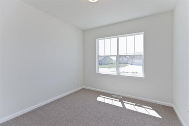 1826 Huntsboro Ln SW, Cedar Rapids, IA 52404 - photo 6