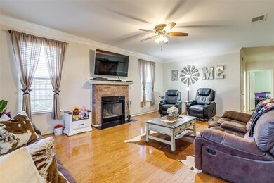 1103 Hemphill Dr, Cleburne, TX 76033 - photo 6