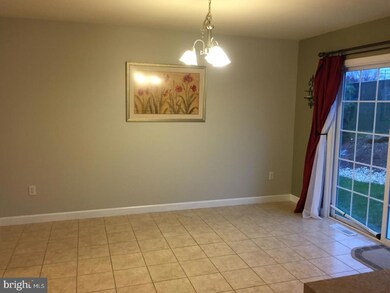 1017 Daisy Dr, Temple, PA 19560 - photo 3