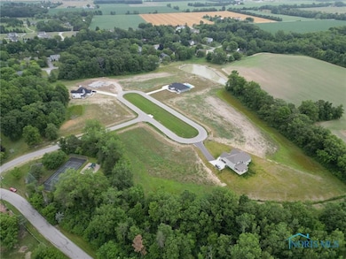 140 Coach House Loop, Bowling Green, OH 43402 - photo 5