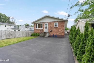 216 Gifford Rd, Schenectady, NY 12304 - photo 3