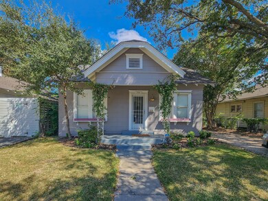 1016 Studewood St, Houston, TX 77008 - photo 3