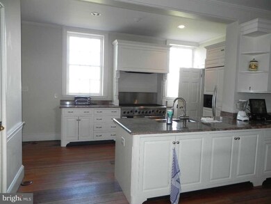 601 Bowieville Manor Ln, Upper Marlboro, MD 20774 - photo 6