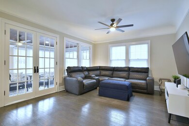 172 N Clinton Ave, Elmhurst, IL 60126 - photo 3