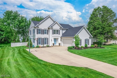 8373 Forest View Dr, Olmsted Falls, OH 44138 - photo 2