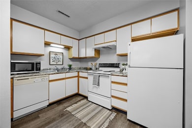 930B Boston Way unit 2, Coralville, IA 52241 - photo 7