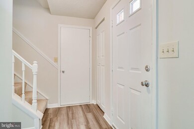 13634 Bellerose Dr, Chantilly, VA 20151 - photo 5