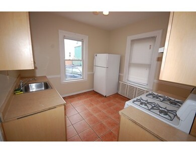 33 Pratt St, Allston, MA 02134 - photo 5