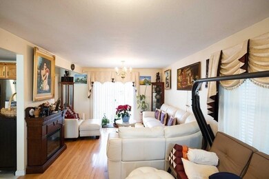 36 Woodford St unit B, Worcester, MA 01604 - photo 5