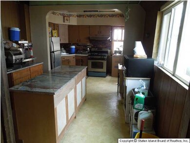 141 3rd St, Staten Island, NY 10306 - photo 3