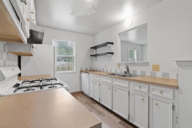 1304 Delano St unit B, Austin, TX 78721 - photo 4