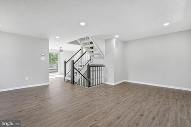 7423 Aspenpark Rd, Lorton, VA 22079 - photo 6