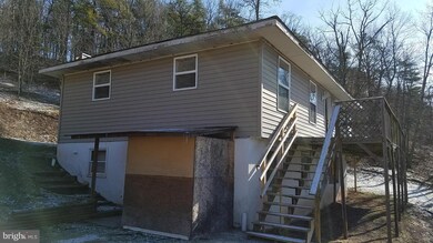 7692 Martinsburg Rd, Berkeley Springs, WV 25411 - photo 4