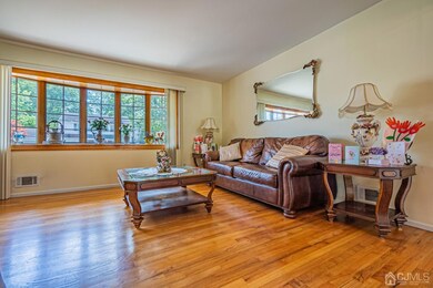 29 Frost Ave E, Edison, NJ 08820 - photo 6