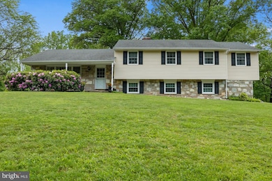 2938 Hickory Hill Rd, Norristown, PA 19403 - photo 2