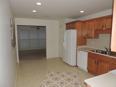 8520 Aspen Glen Way unit 8520, Louisville, KY 40228 - photo 4