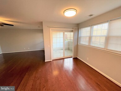 9266 Cardinal Forest Ln unit 9266A, Lorton, VA 22079 - photo 5