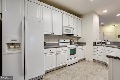 302 Wyndham Cir unit C, Owings Mills, MD 21117 - photo 5