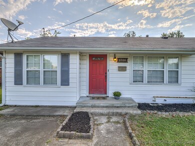 1206 N Sioux Ave, Claremore, OK 74017 - photo 2