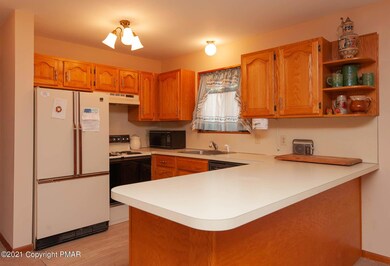 104 Mountain Top Cir, Bushkill, PA 18324 - photo 3