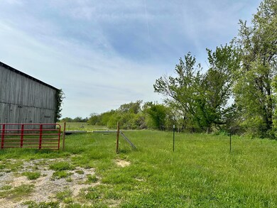 847 Haydon Bros Rd, Springfield, KY 40069 - photo 2