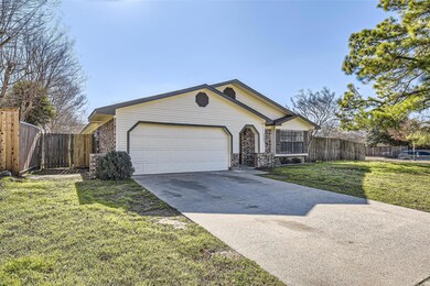 2200 Sequoia Ln, Bedford, TX 76021 - photo 4