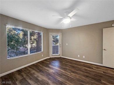 Photo taken prior to current tenant moving in.