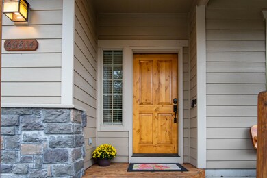 60814 Sawtooth Mountain Ln, Bend, OR 97702 - photo 3