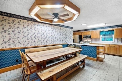 551 Duke Dr, Marietta, GA 30066 - photo 3